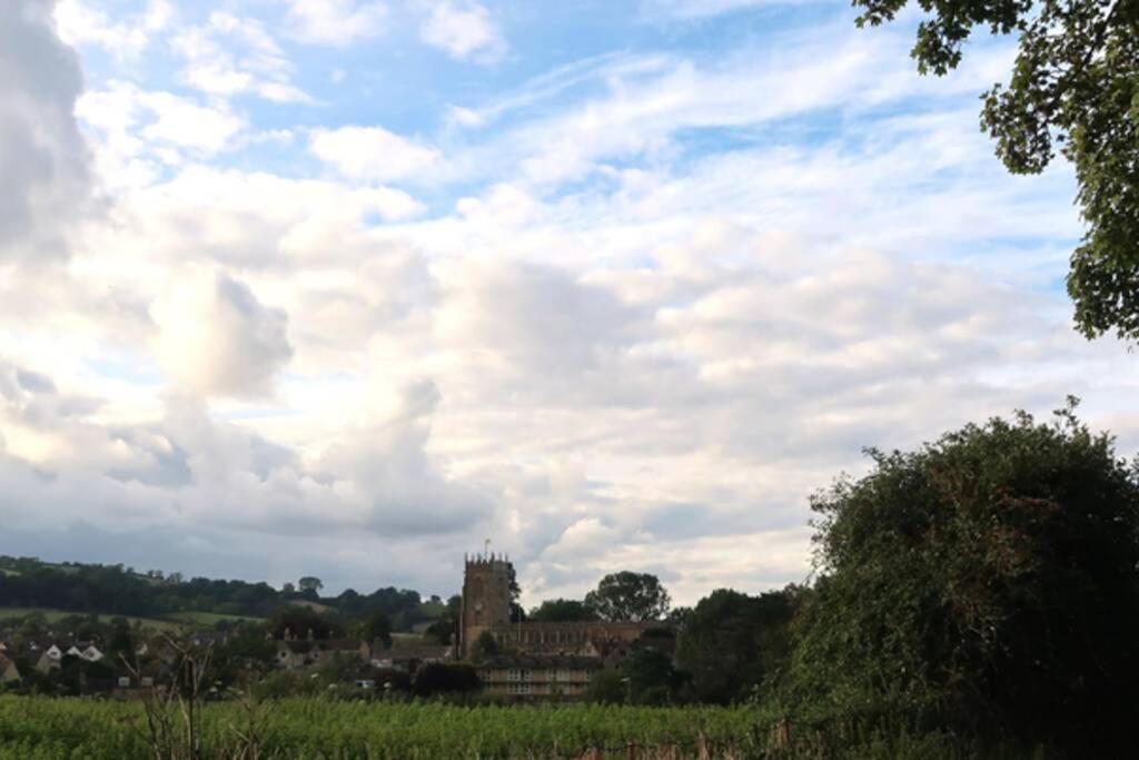 Peaceful Cottage In Heart Of Winchcombe Exterior photo